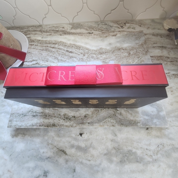 Mini Perfume Gift Set - Picture 5 of 5